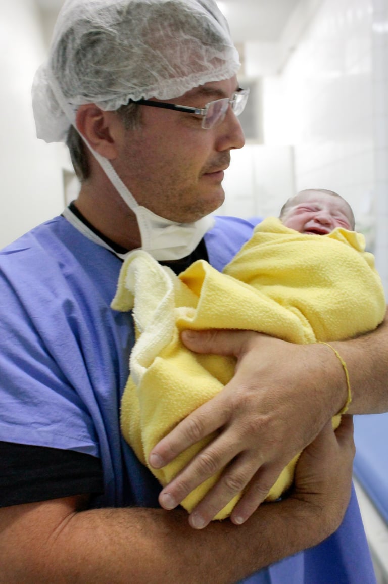 Fotografia de recém-nascido em Uberlândia com abordagem documental