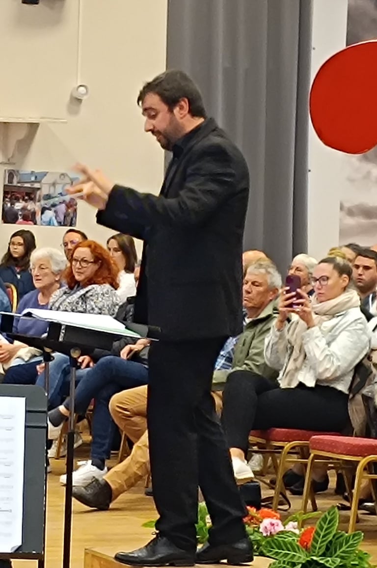 Nicolas LIEGEARD-chef d'orchestre de l'harmonie de l'Avenir Ruglois