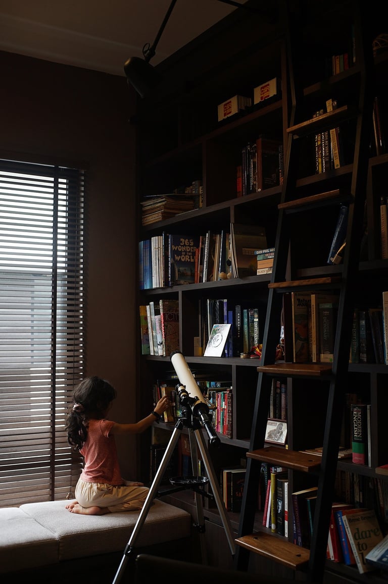 kids looking at the shelf