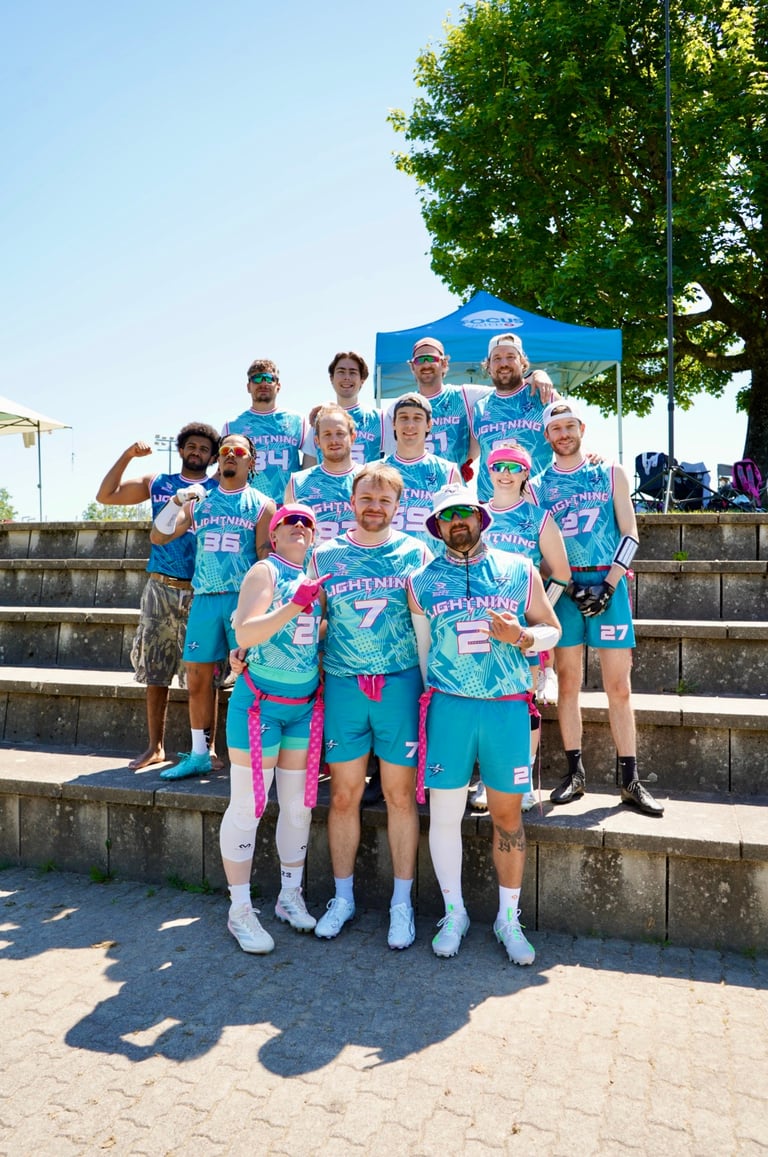 Flag Football Mixed Team des Vereins Limmat Lightning in Zürich – Gruppenbild des Teams