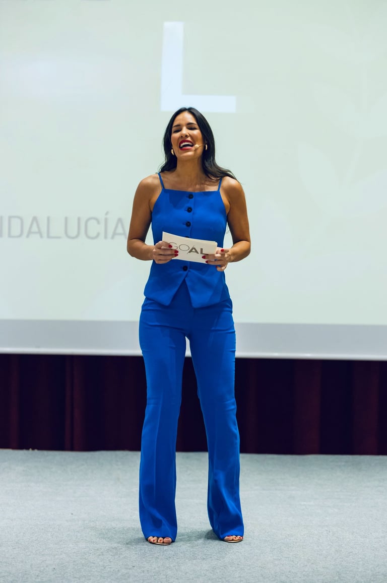 María Lázaro, presentadora, comunicadora ,maestra de ceremonias