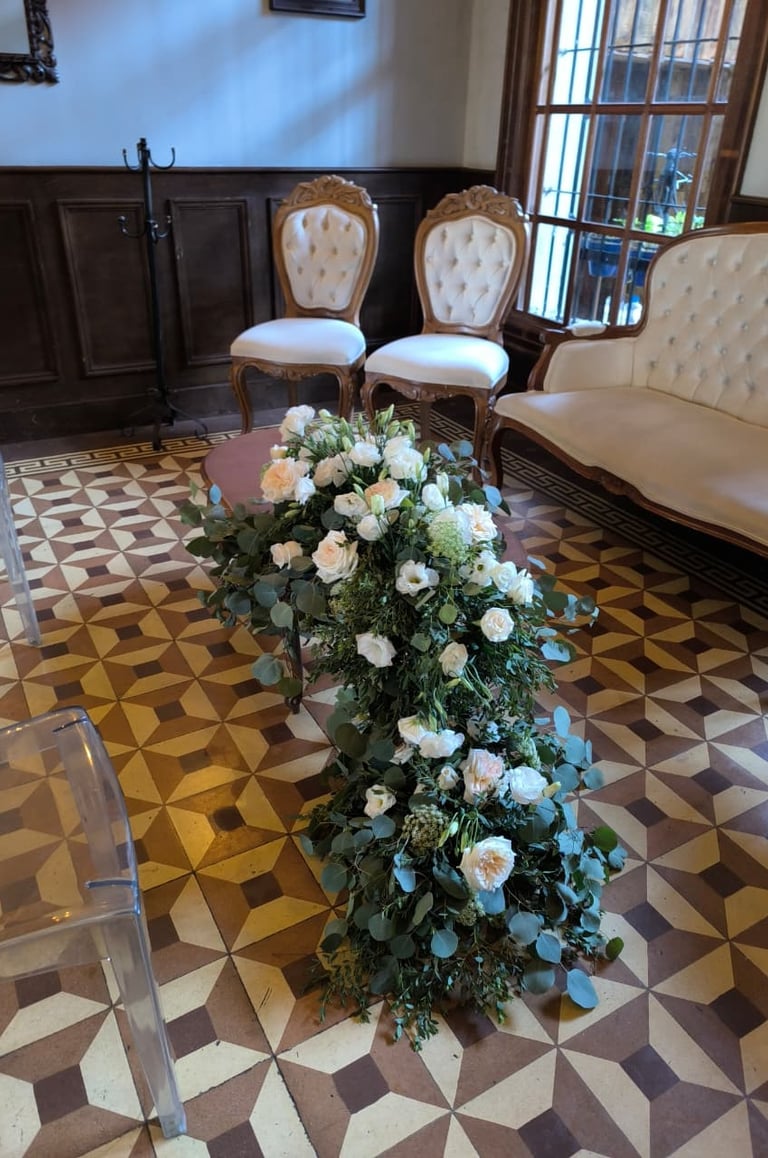 Decoración mesa civil diseño floral Amor de Flores