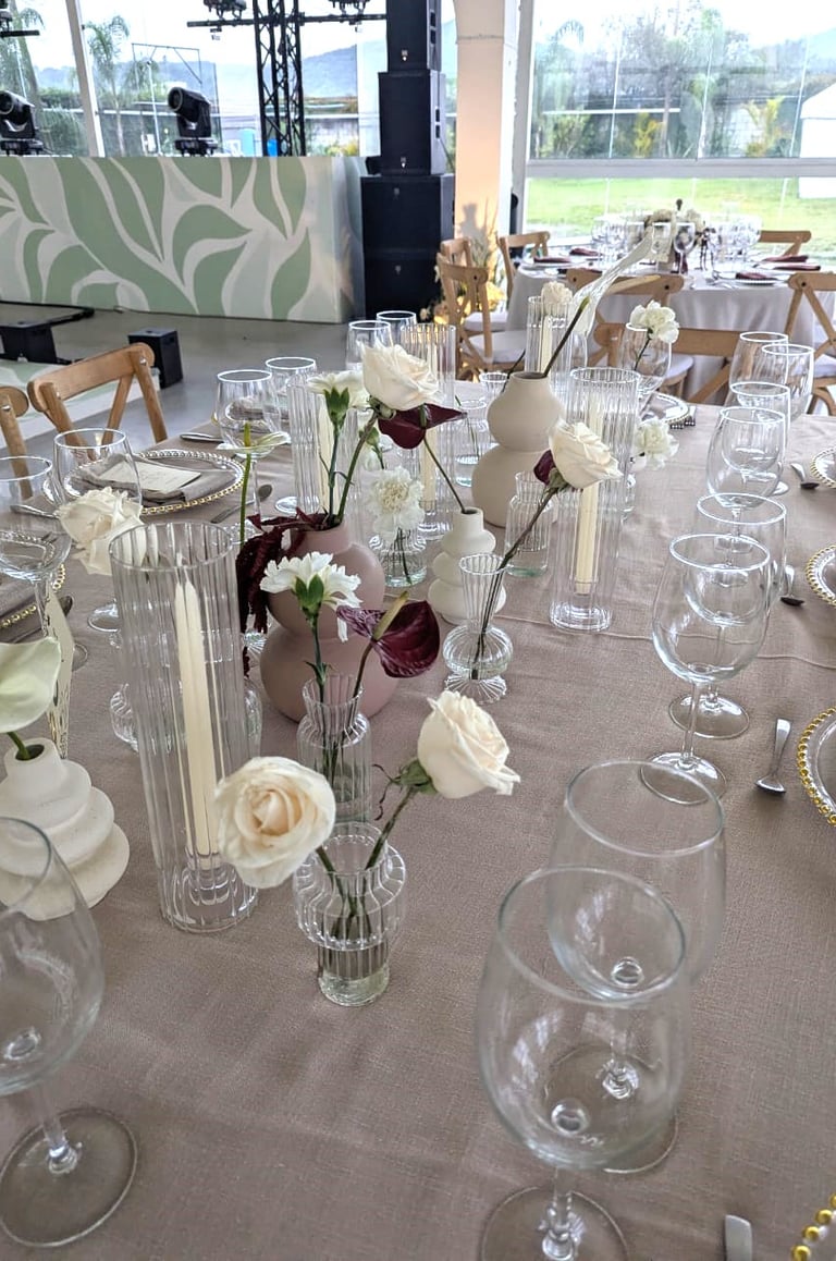 Centro de mesa imperial diseño floral Amor de Flores