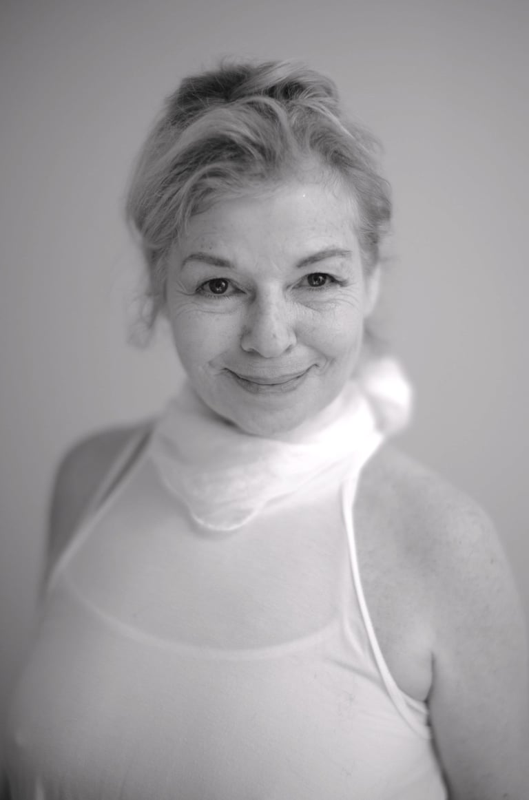 Psychic tarot card reader & artist Maya Britan, Los Angeles