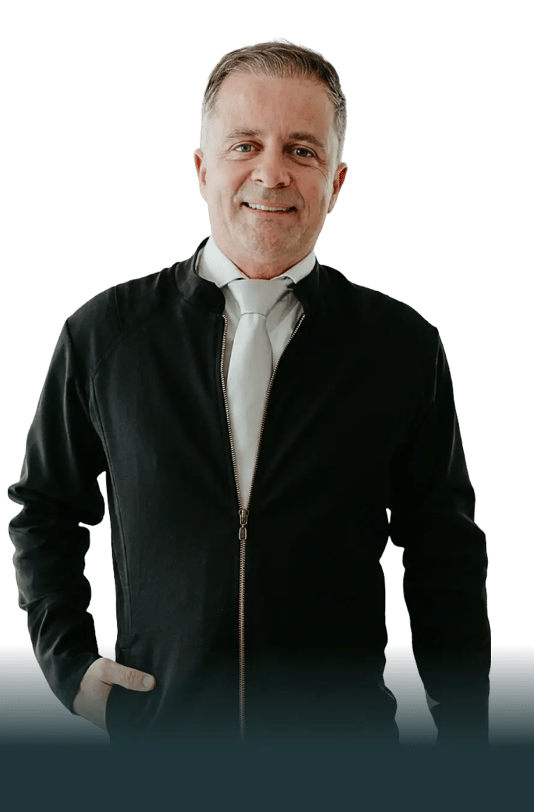 Dr. Euriberto Santana especialista em Odontologia e Implantes em Taguatinga.