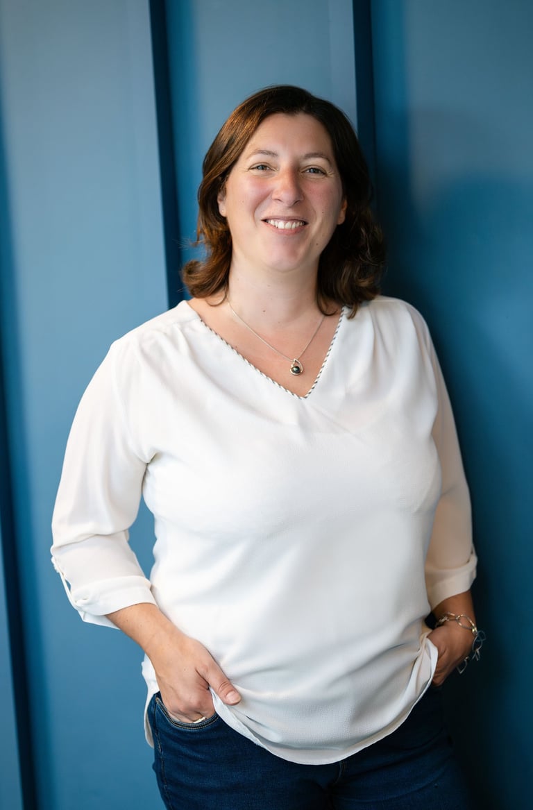 Consultante d'Avenir Eclairé Consultant, prêt à offrir des conseils en gestion d'entreprise