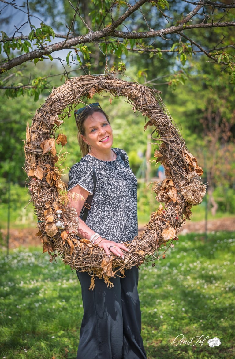 Shooting photo portrait dans la naure, mise en valeur de la personnalité et les émotions du modèle.