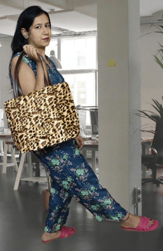 Golden velvet party bag - cruelty-free luxury fashion accessory