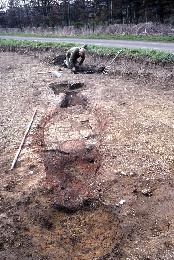 Late medieval double-flued kiln at Rickinghall, Suffolk