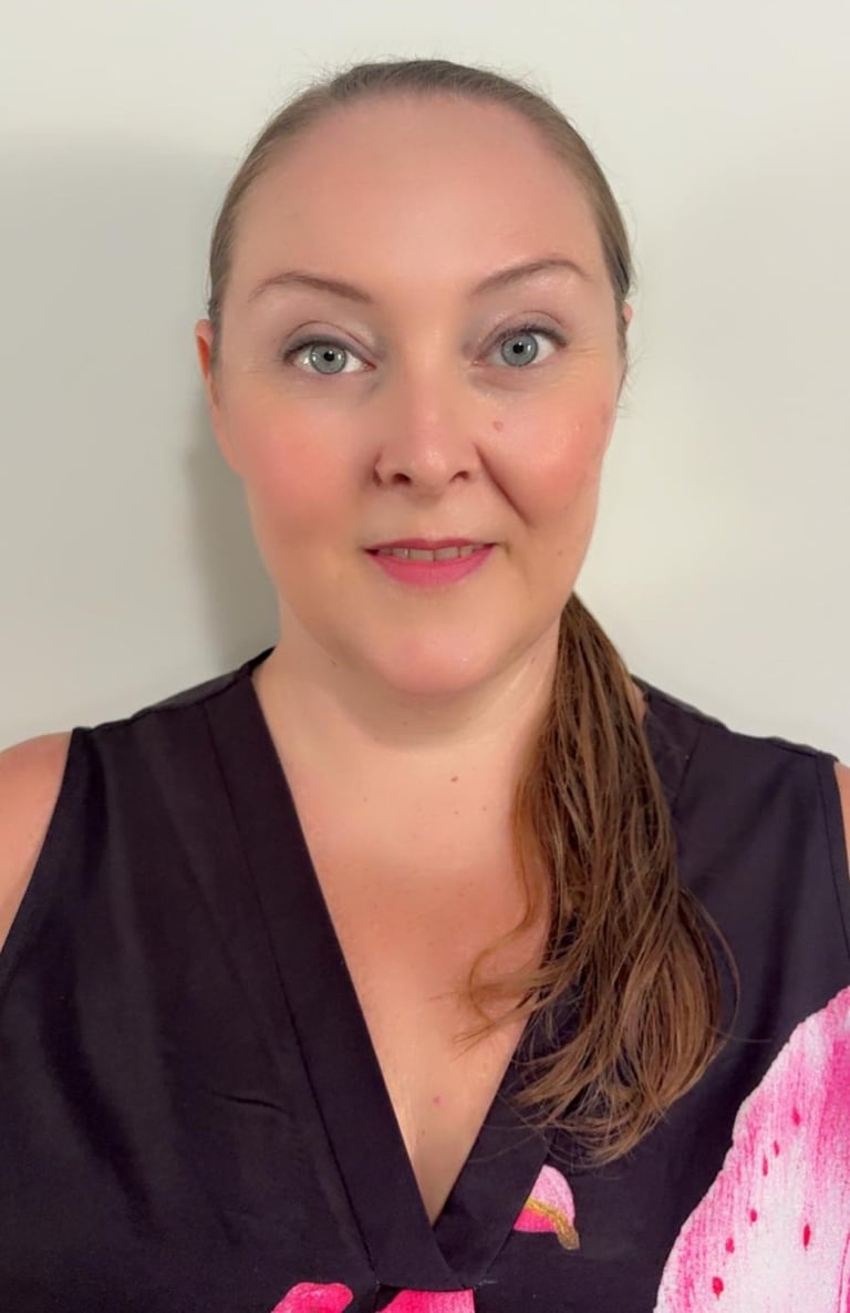 "Nicole Muir, profesora de inglés online para adultos hispanohablantes."