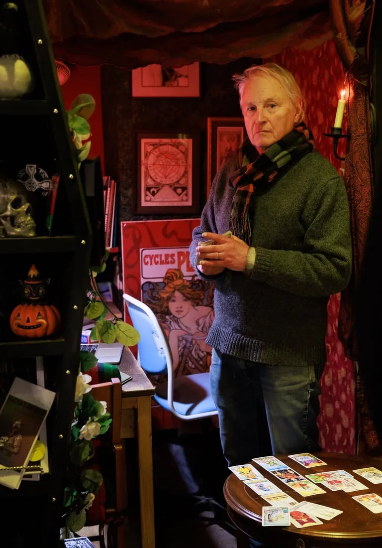 Rene Aceves - Astrology and Tarot readings