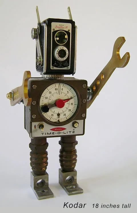 Assemblage robot named Kodar by Santa Barbara sculptor Tal Avitzur.