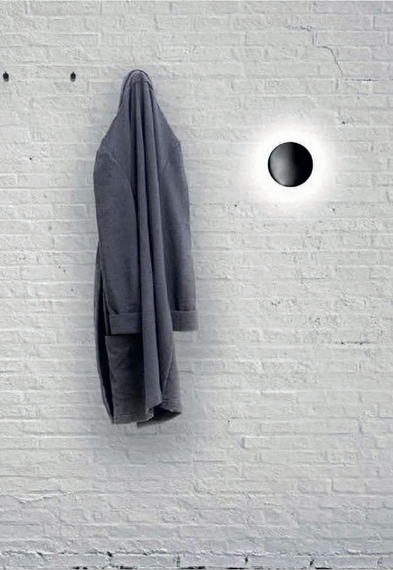 esfera iluminacion pared