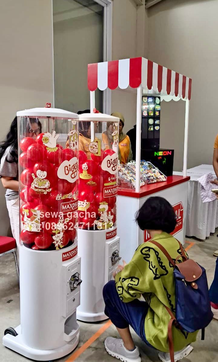 sewa gacha gachapon small booth surabaya