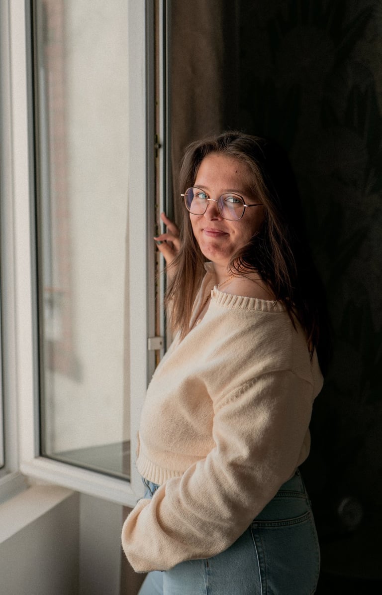 jeune femme, photographe de couple intimiste Guignen 