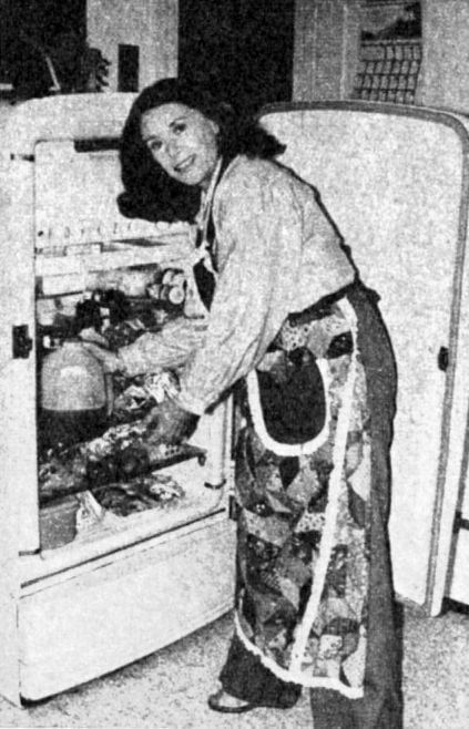 Katherine MacGregor Clipping from 1978 magazine from Spain