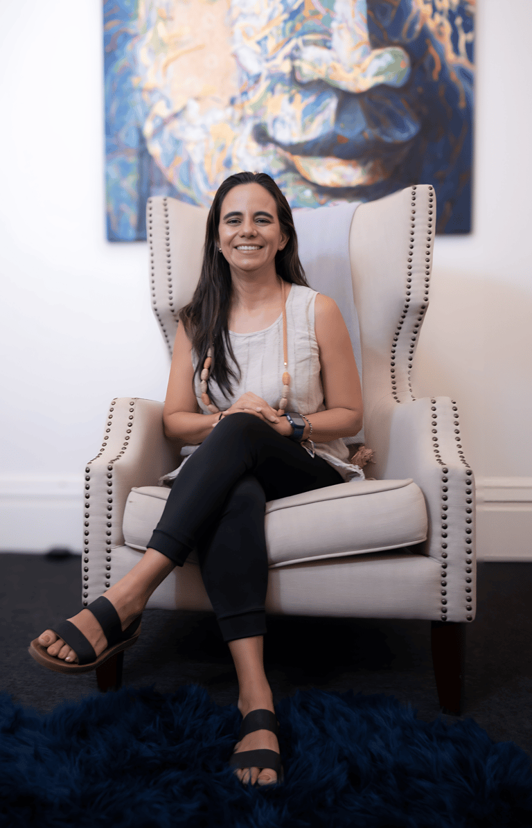 Adriana Mendoza, Qualifications & Credentials