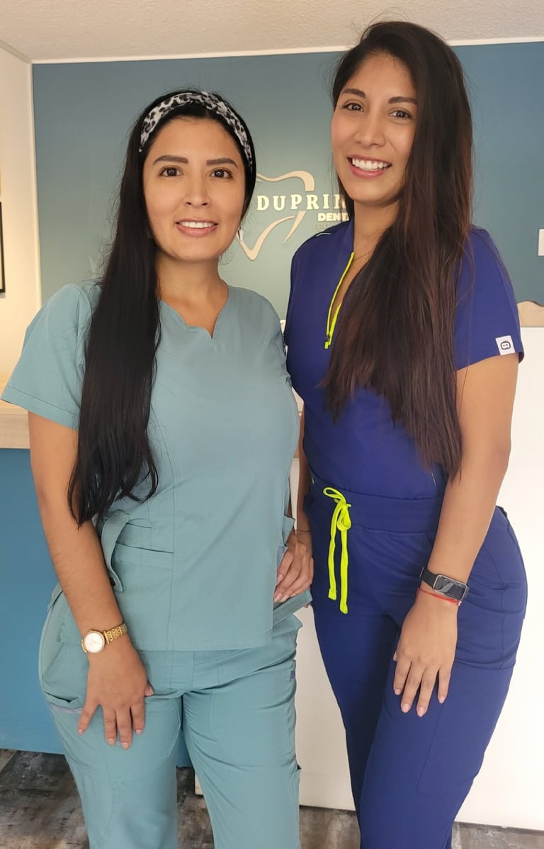 Equipo Odontológico Especializado - Implantes, Carillas y Ortodoncia Lima