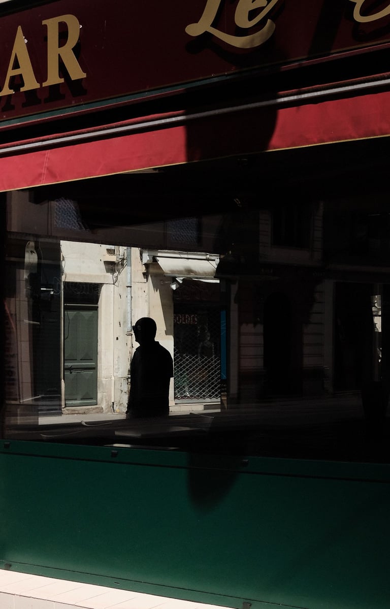 silhouette à Tours, rue de Bordeaux