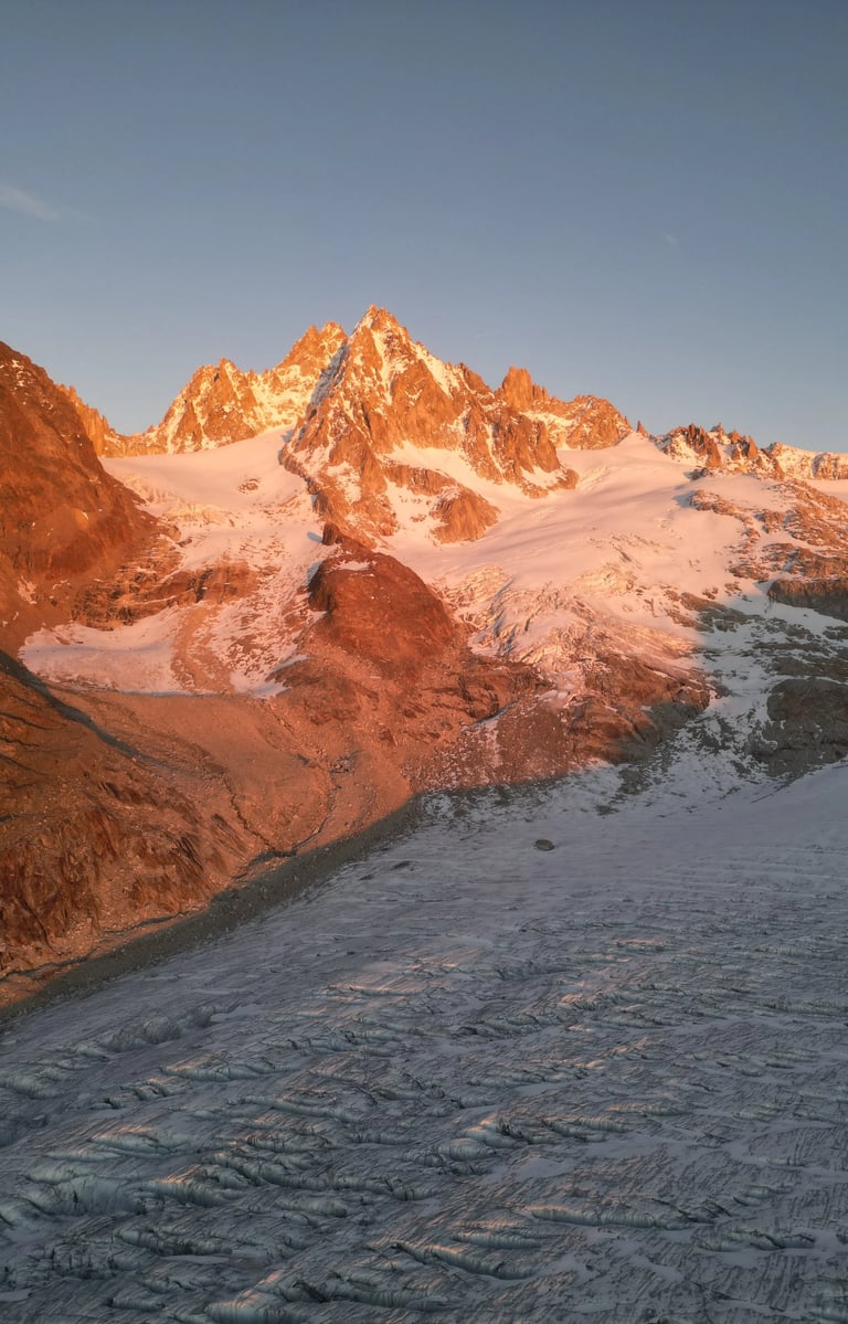 Prise de vue aérienne par drone dans les Alpes – Montagne en Drone
