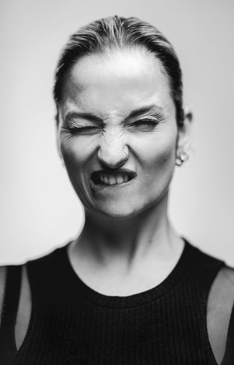 Sesja zdjęciowa w studio, kobieta, miny, Opole