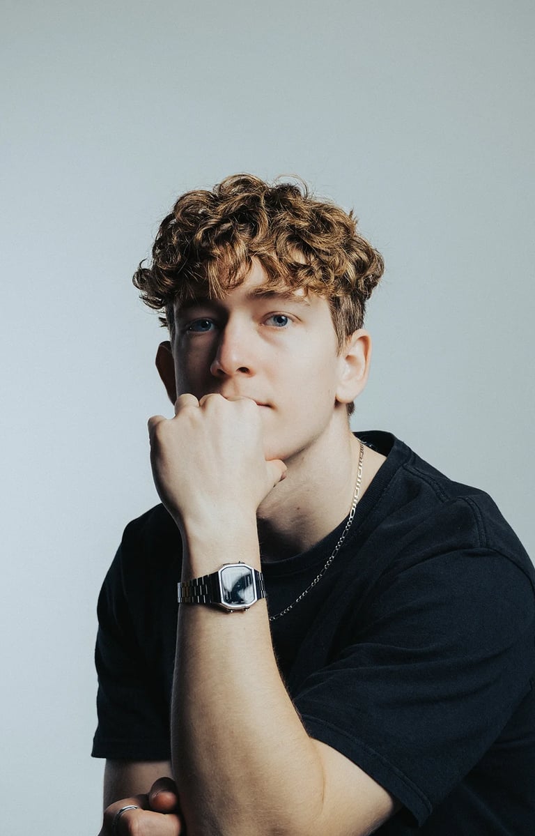 portret jongeman met horloge