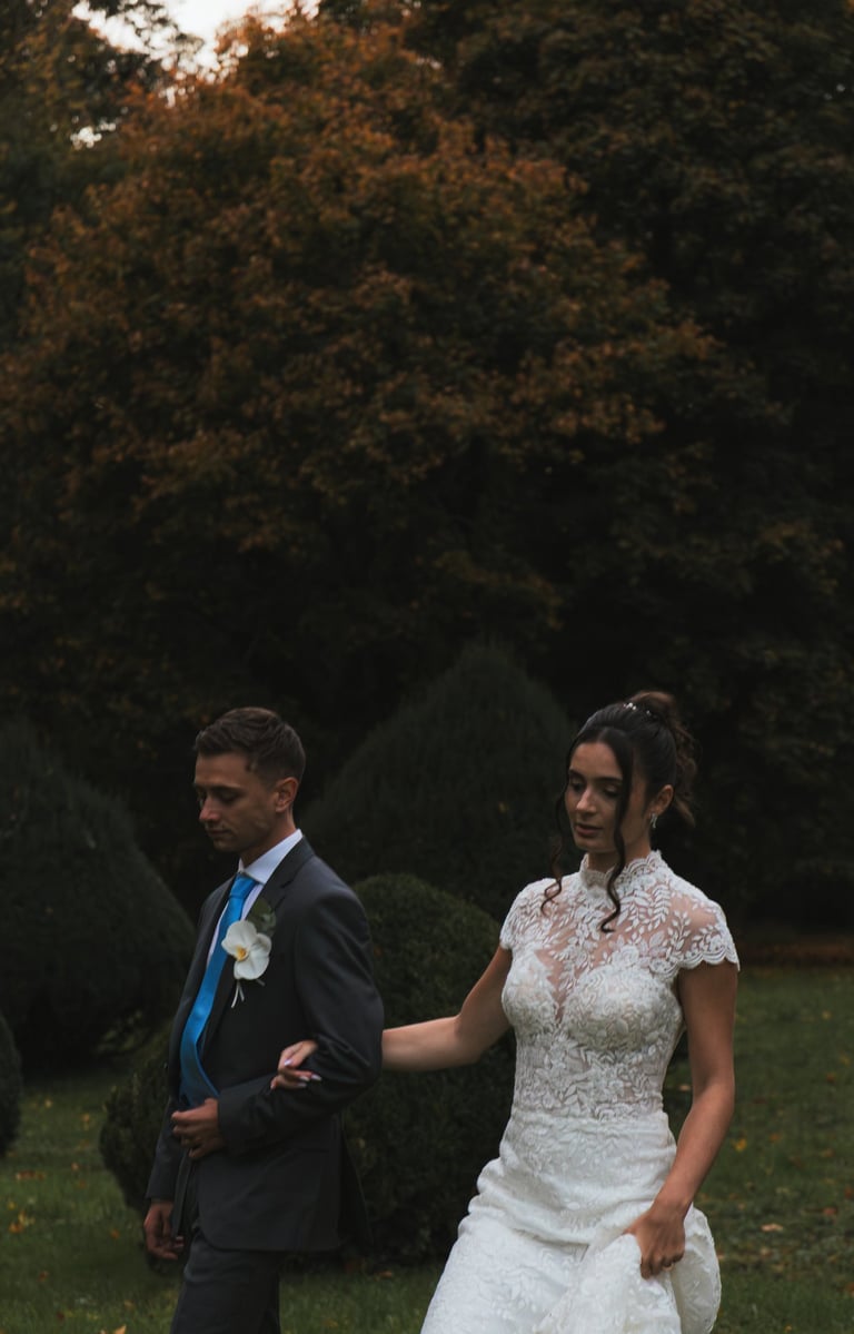 Reportage mariage Val de Marne : séance de couple dans un domaine