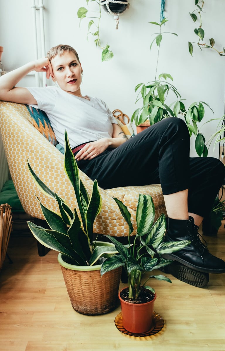 Photographe portrait Paris : portrait artistique femme en intérieur