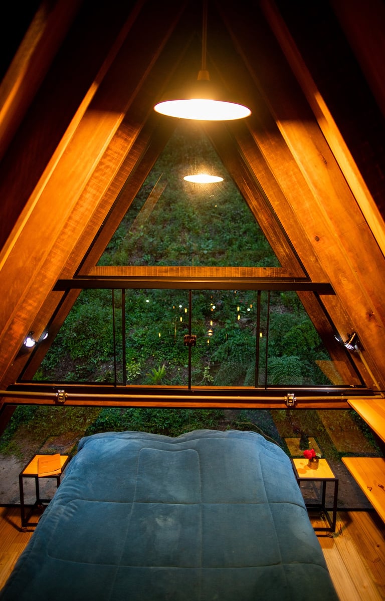 hospedagem-chale-triangular-montanhas
