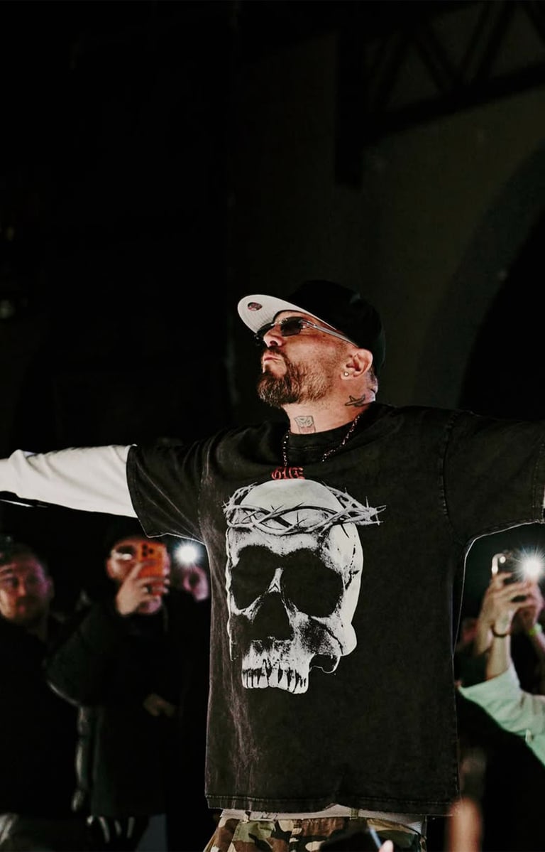Gue maglietta t shirt skull jesus del designer Vivjan Prendi