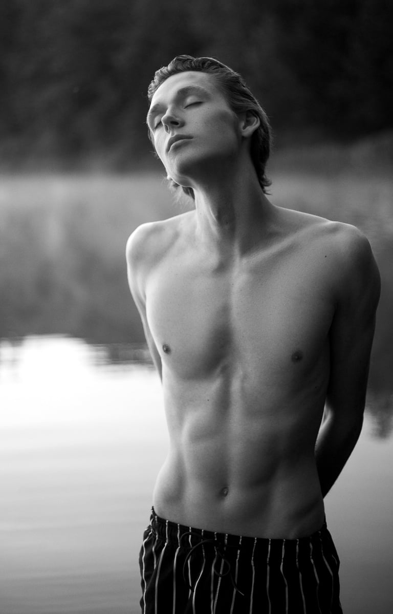 Vyrų fotografas, asmeninės, darbinės fotosesijos studijoje, verslo portretai, model test, kataloginės nuotraukos