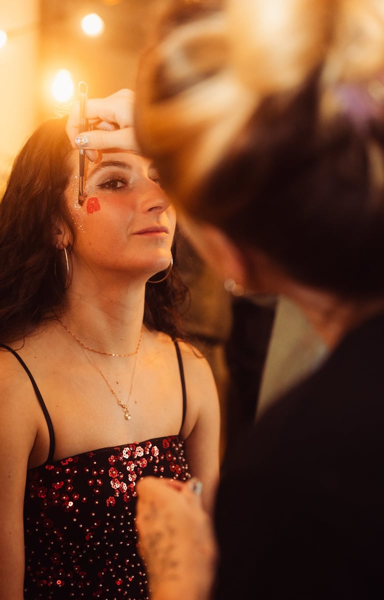 Maquillage durant unesoirée d'entreprise