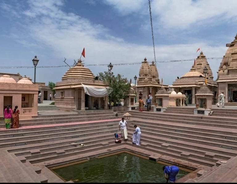 Bindu Sarovar sacred lake Siddhpur Matrugaya Pooja site