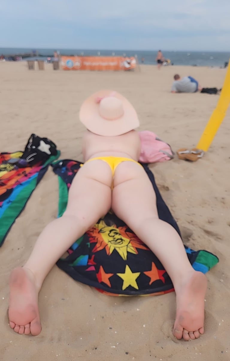 a view of my butt on coney island!