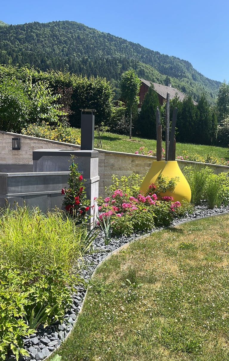 réalisation d'un massif végétal dans les Bauges