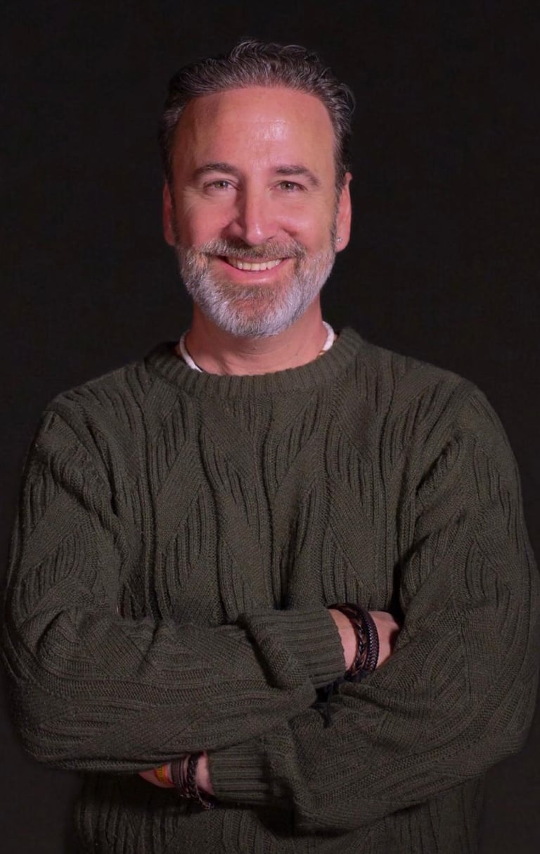 Javi Moreno, terapeuta especializado en adicciones, fundador del centro Javier Moreno Adicciones