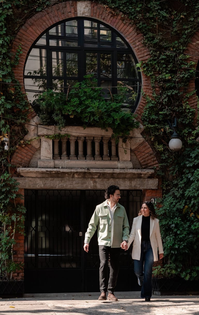 sesión pareja colonia roma cdmx, fotografo destino, fotografo cdmx, sesión pareja fuente cibeles en ciudad de méxico