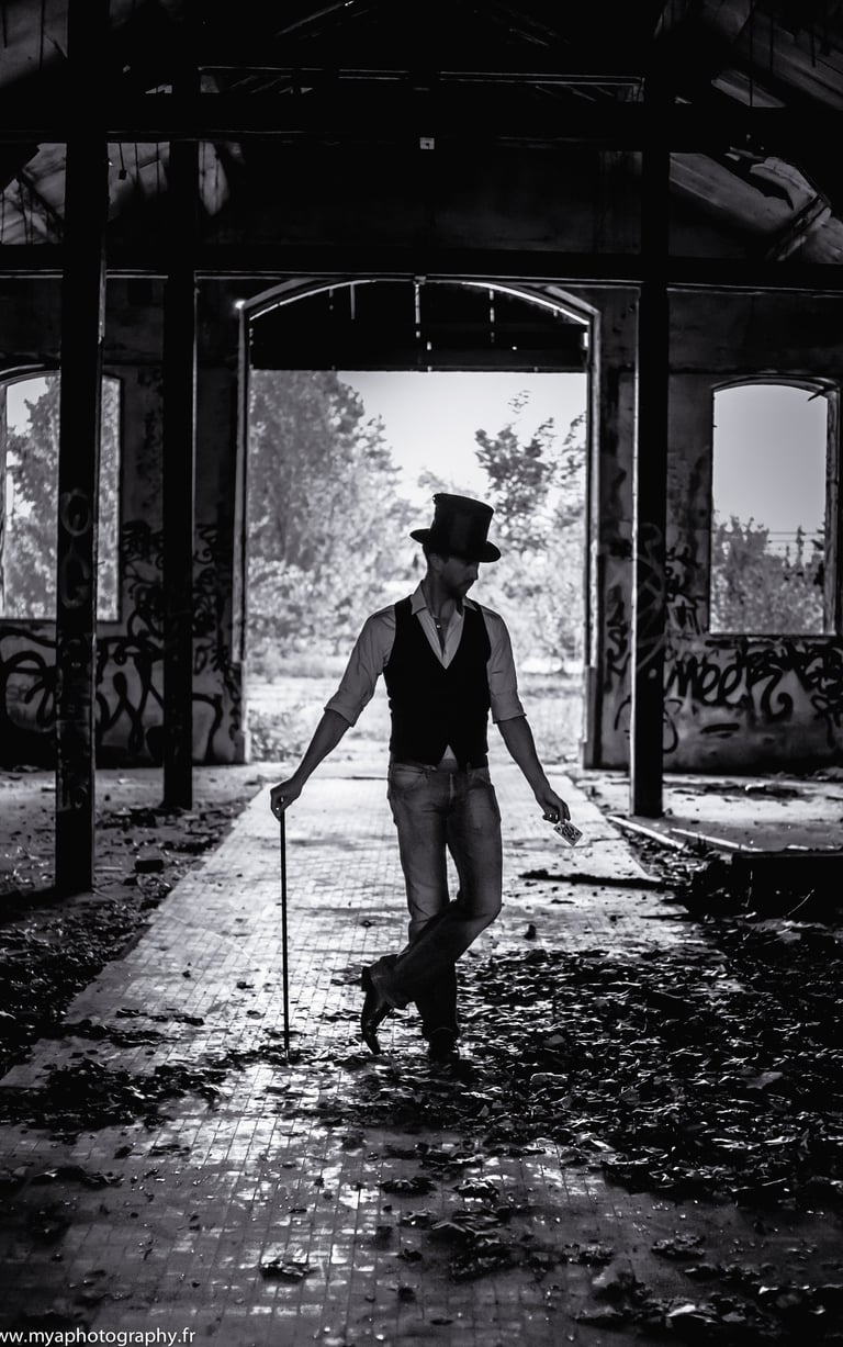 photo promo Julien illusionniste magicien mentaliste