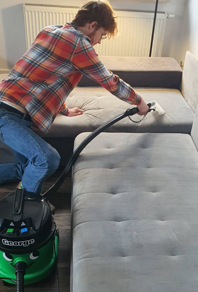 Pranie odkurzaczem piorącym z dojazdem Warszawa i okolice