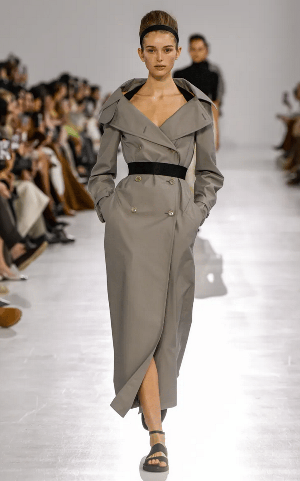 Max Mara puff-sleeve trench coat Spring Summer 2026.