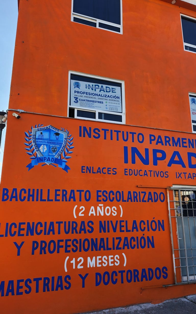 a building with a sign that says in spanish