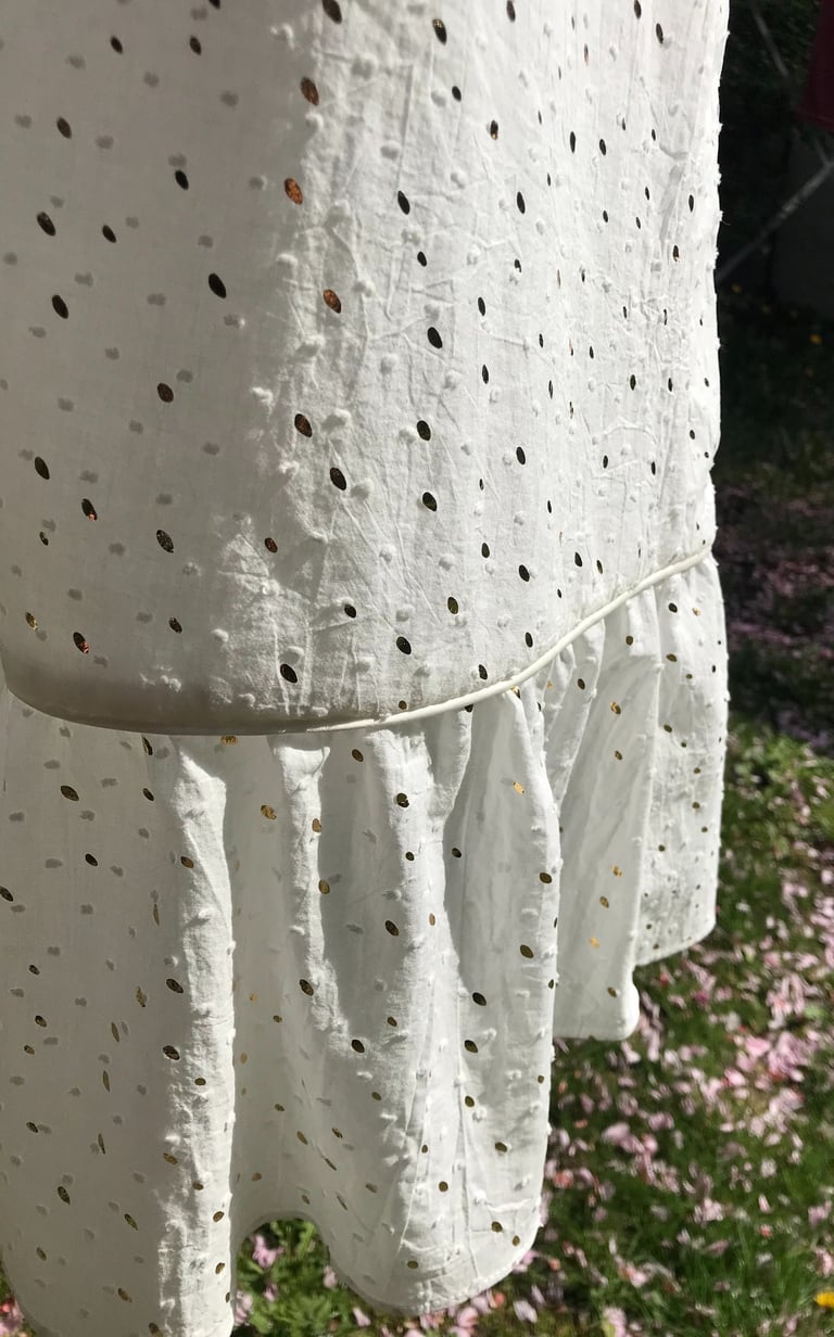 dåbskjole i hvid med guld I skræddersyet 