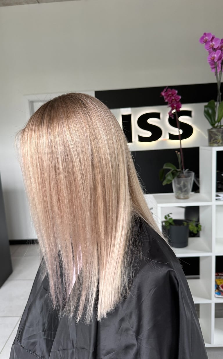 Profesjonalne farbowanie włosów w ISS Studio