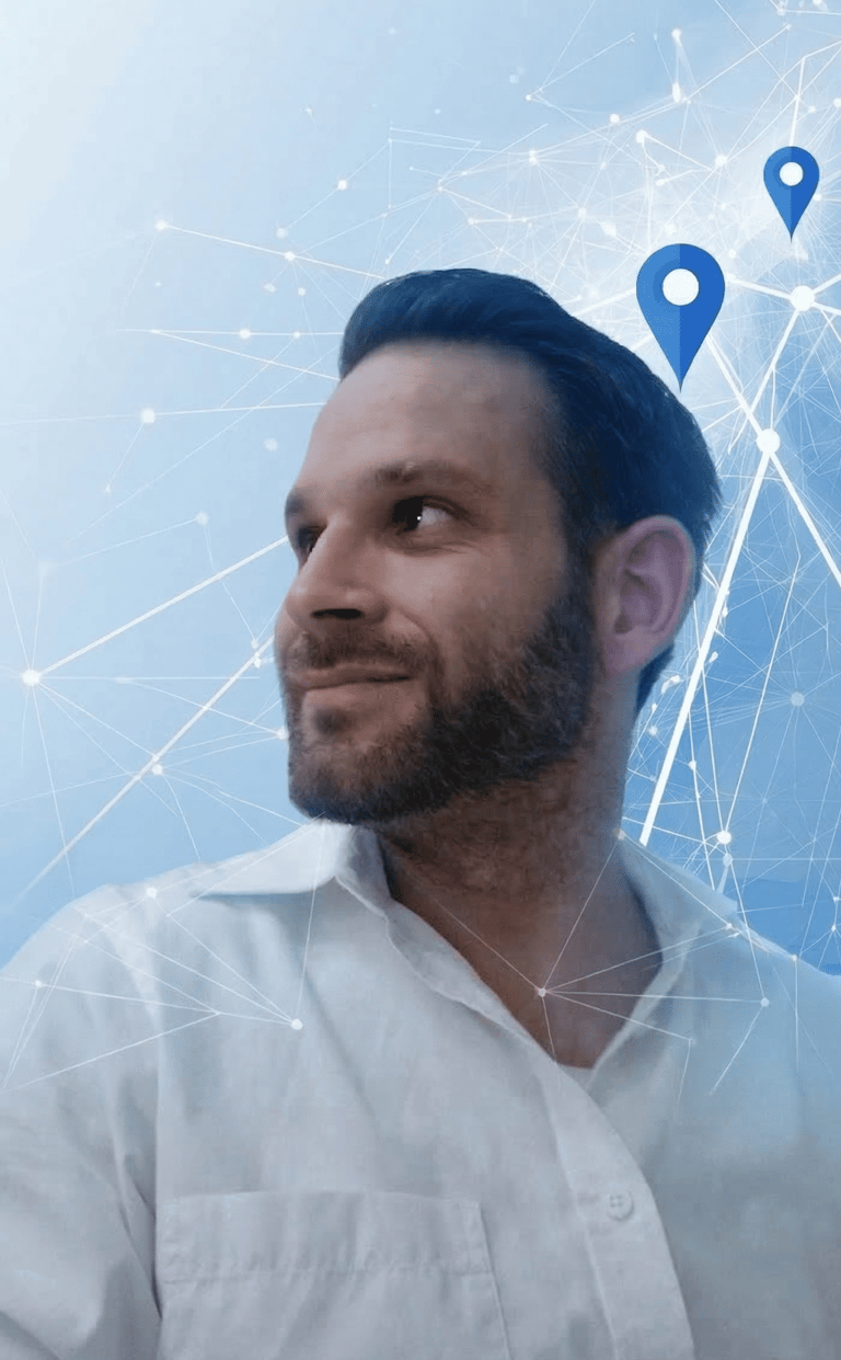 Inhaber, Patrick Angerer der so schräg nach oben blickt