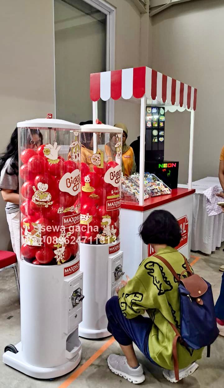 sewa gacha gachapon small booth surabaya