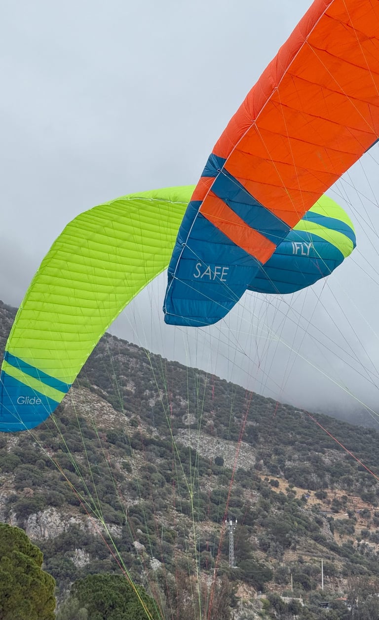 SAFE and Glide groundhandling front of mountain