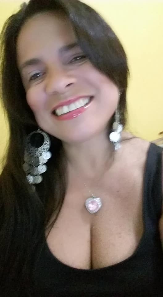 Patty Liger sorrindo — autora e estrategista, fundadora do byP.LO