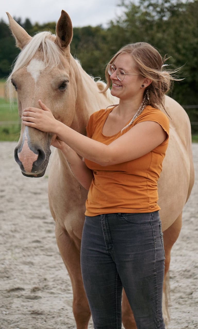 Osteopathie Pferd. pferdetherapeutin