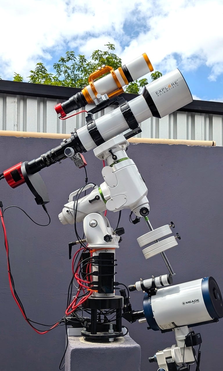 Nuestro telescopio principal es un refractor triplete APO Explore Scientific ED102mm con un telescop