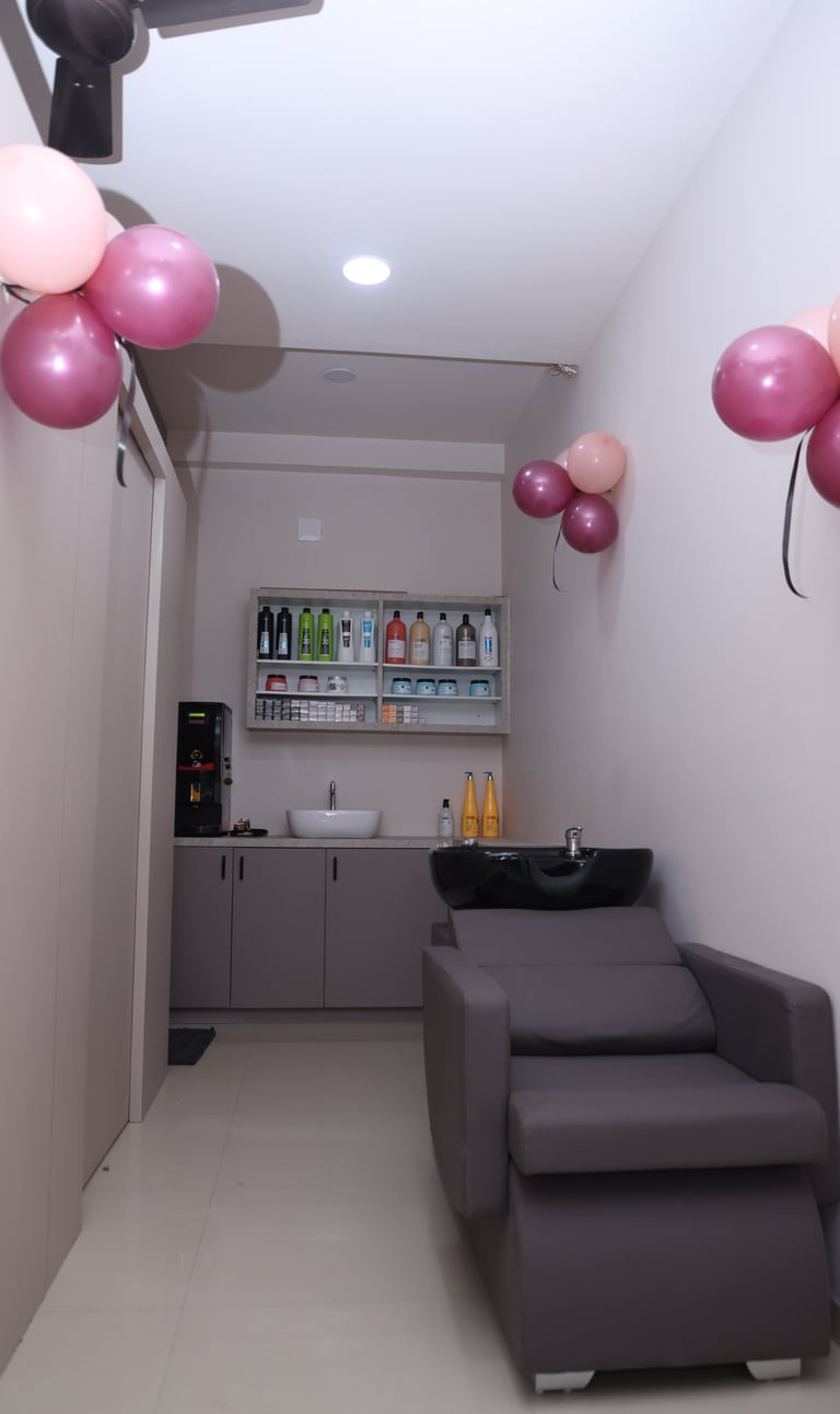Top !0 Makeup Salon In Vadodara And Top 10 Makeup Artist In Vadodara